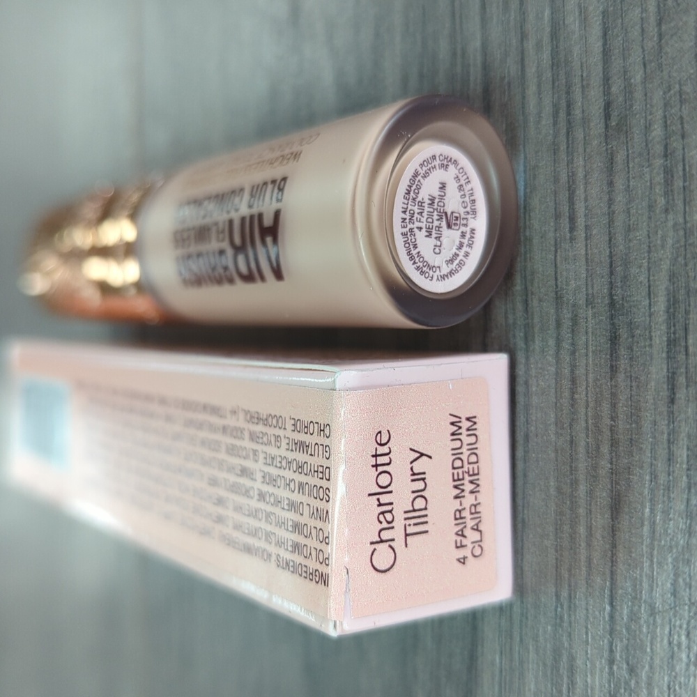 Charlotte Tilbury Airbrush Concealer 4 Fair Medium - Picture 3 of 3